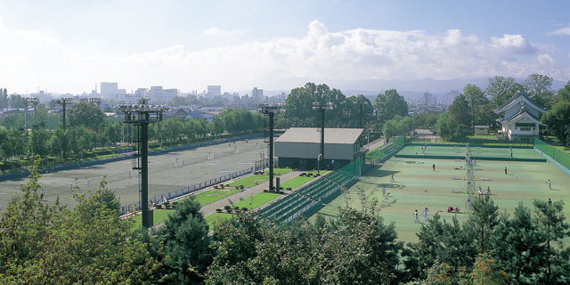 tennis_01.jpg